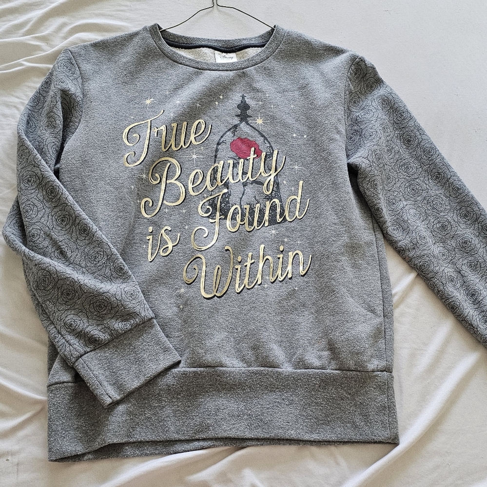 Woman's sweatshirt